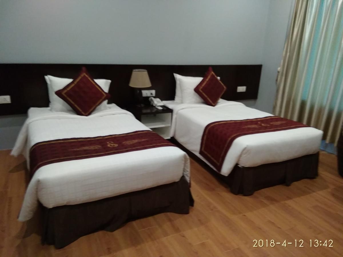 Swen Hotel Pathein ภายนอก รูปภาพ